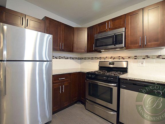 3rd image of 4701 N Albany Ave #G