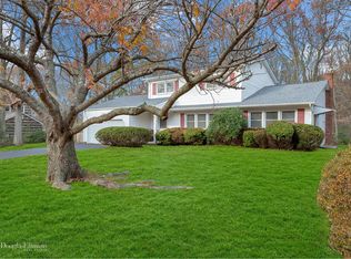 731 Pine Tree Ct, Port Jefferson, NY 11777