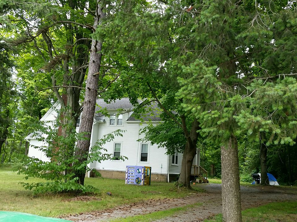 2nd image of 2116 N Creek Rd