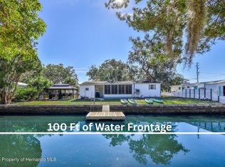 5261 Circle Dr, Weeki Wachee, FL 34607