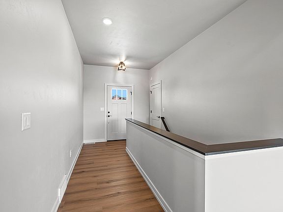 3rd image of 3236 Willow Rd