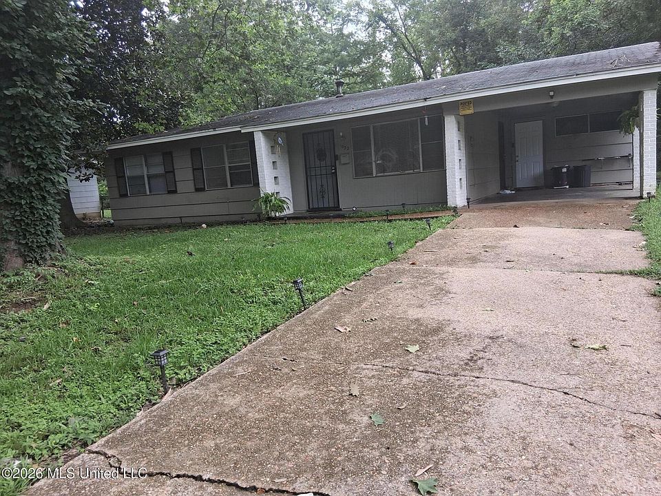 1st image of 1032 Maria Dr