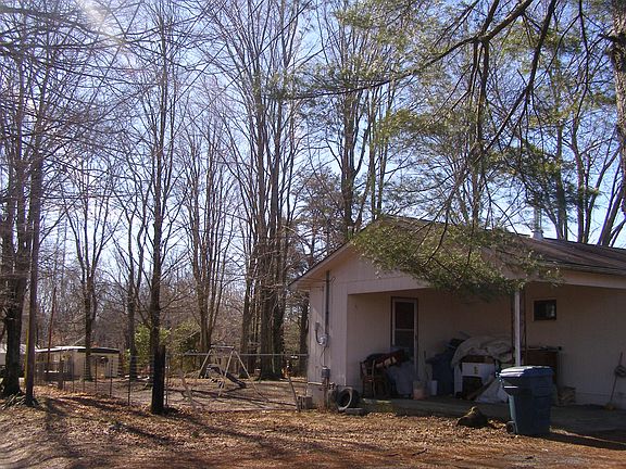 4th image of 1658 E 1st St
