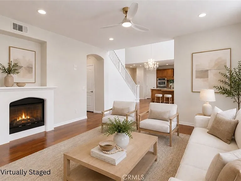 65 Wonderland — Photo 1