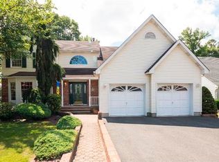 11 Jason Ct, Colonia, NJ 07067