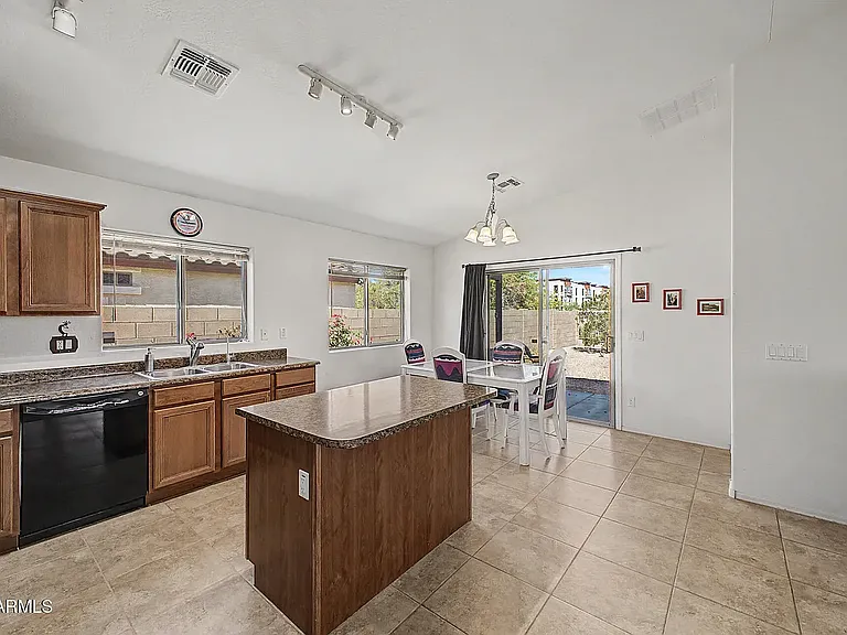1509 S 237th Ln — Photo 10