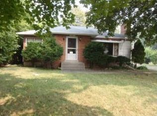 W181S7770 Valley Dr, Muskego, WI 53150