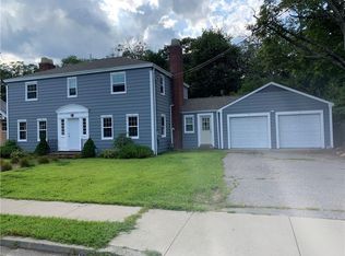 21 Summit Ave, North Smithfield, RI 02896