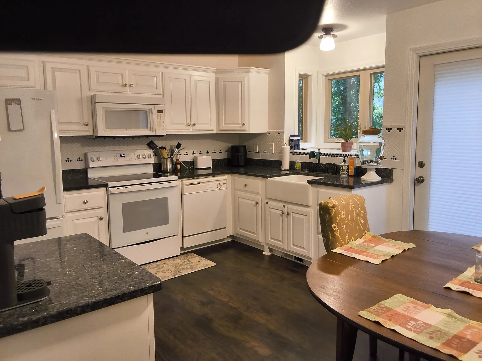 3 bed, 1667 sqft, $2,500 — Photo 4