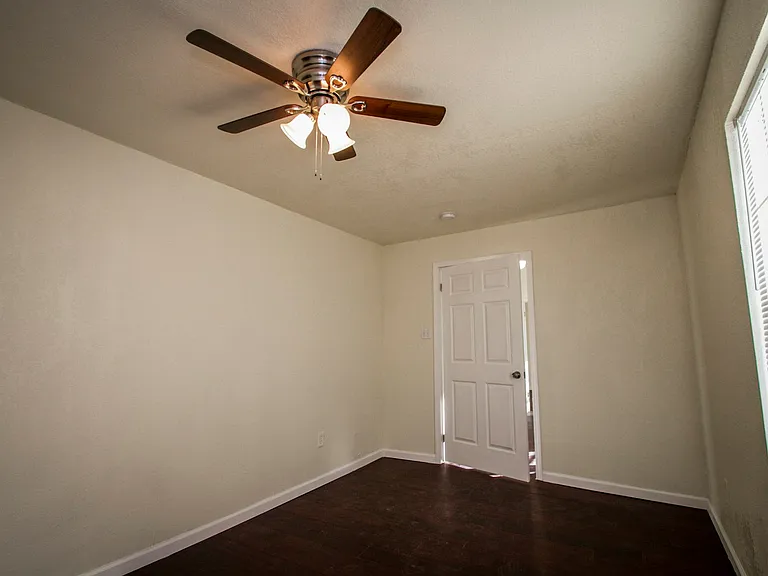 924 Saint James St #1 — Photo 6