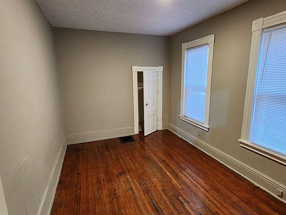 5th image of 192 N Union St