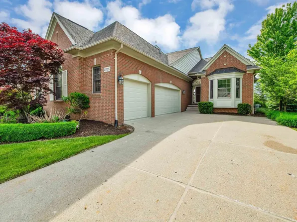 2755 Castlemartin Ct, Rochester, MI 48306