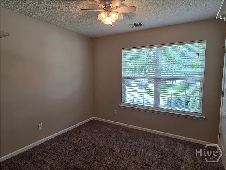 301 Aspen Dr — Photo 15