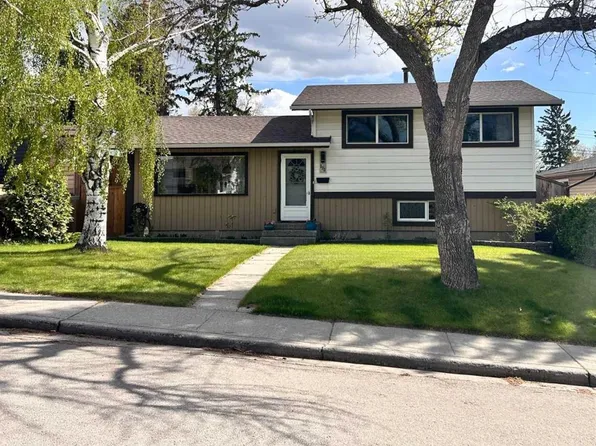 123 N Franklin Dr SE, Calgary, AB T2H 0V3