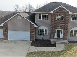 710 Creek View Ct, Coralville, IA
