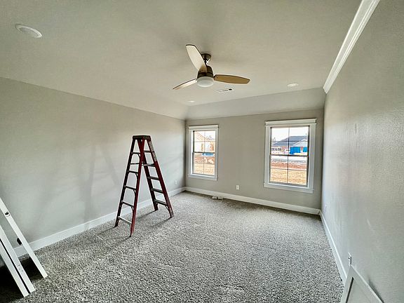 4th image of 47 E Joliet St