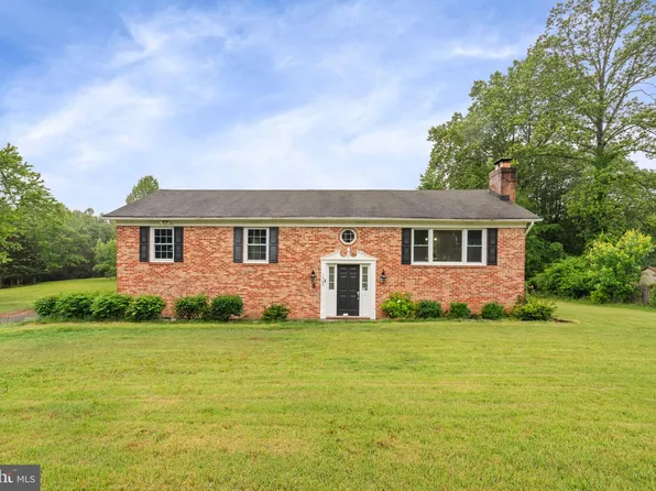 1585 Mountain View Rd, Stafford, VA 22554