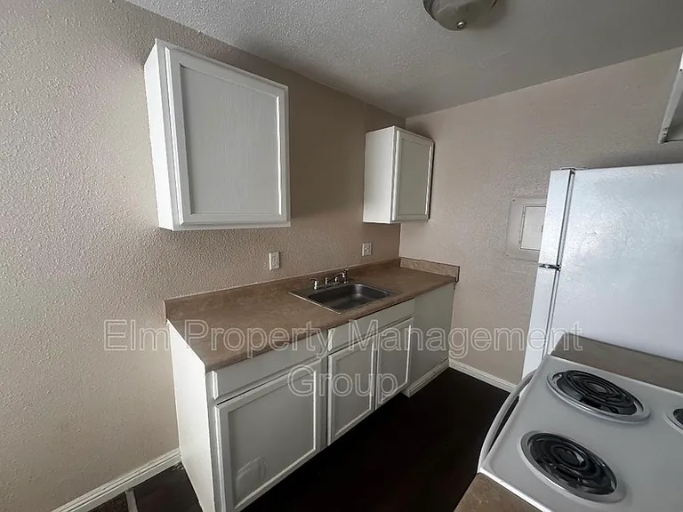 2101 Sunrise Ave #11 — Photo 4
