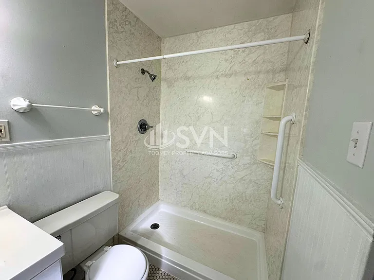 110 Windsor Dr — Photo 15