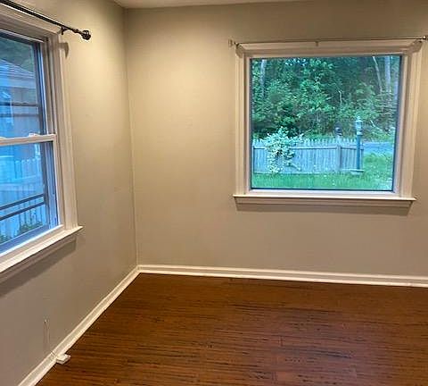 3rd image of 2 E Dillenbeck Dr