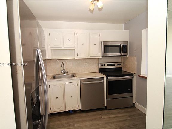4th image of 13499 Biscayne Blvd APT 412