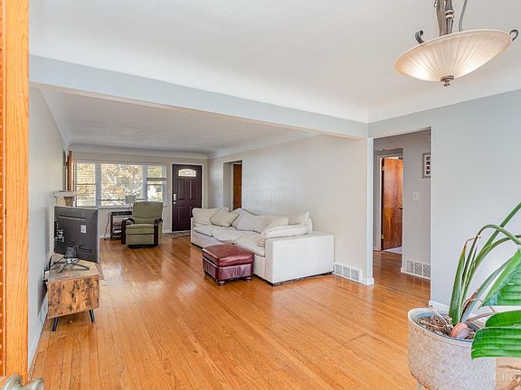 5th image of 7017 Moorfield Dr