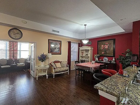 630 Wells Ct Unit 402, Clearwater, FL 33756