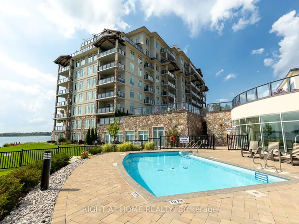 90 Orchard Point Rd #705, Orillia, ON L3V 8K4