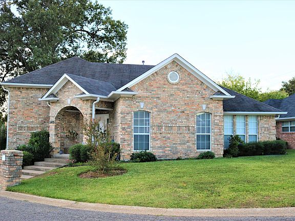 2nd image of 5805 Creekside Cir
