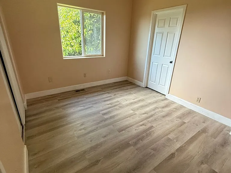 8027 Ney Ave — Photo 7