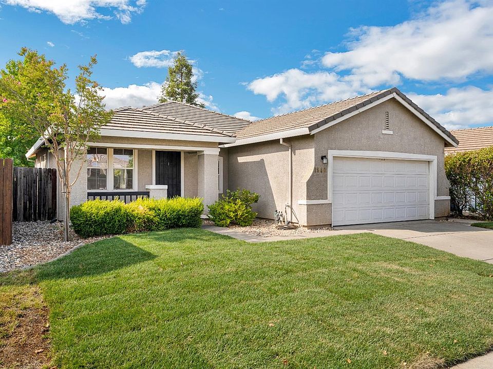 2nd image of 1940 Larkflower Way
