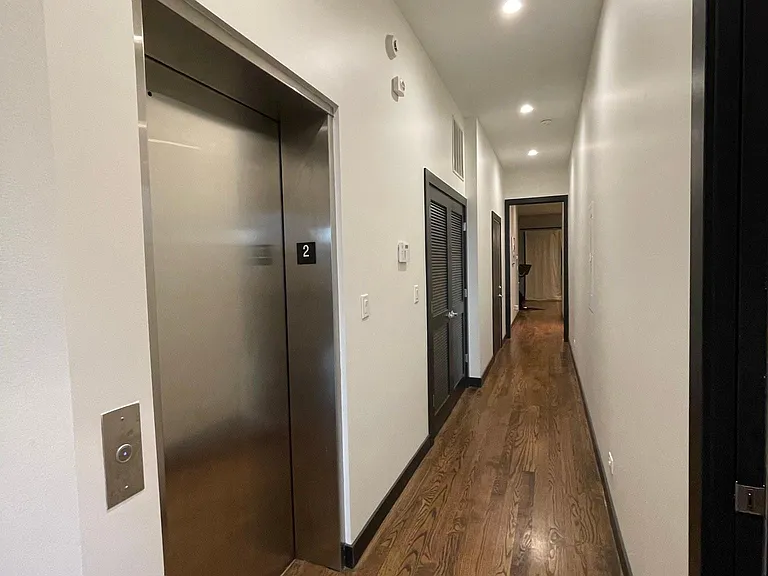 1409 N Ashland Ave #2S — Photo 2