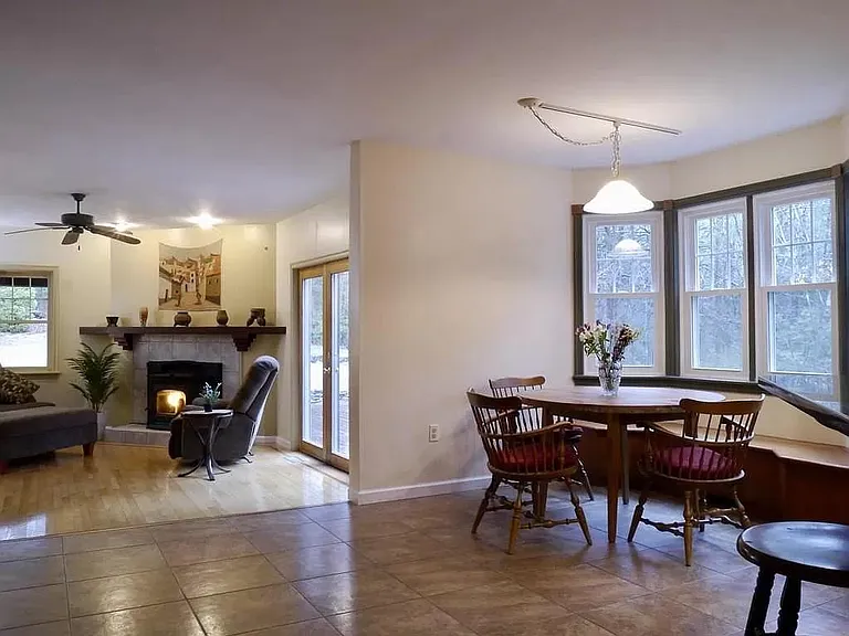 78 Schoolhouse Rd — Photo 8