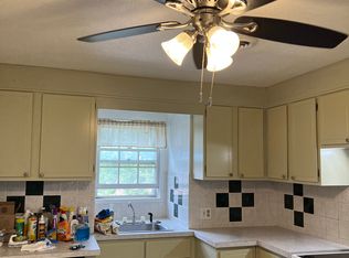 55 Ford St APT E, Methuen, MA 01844