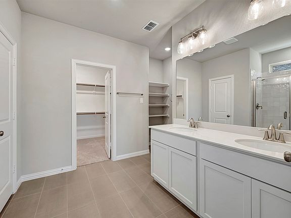 5th image of 3900 Yarrow Dr