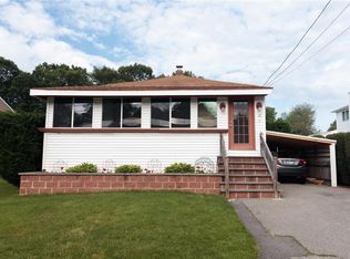 13 Danforth St, Warwick, RI 02888