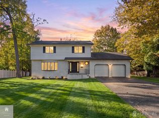 24A Dewey Dr, New Brunswick, NJ 08901