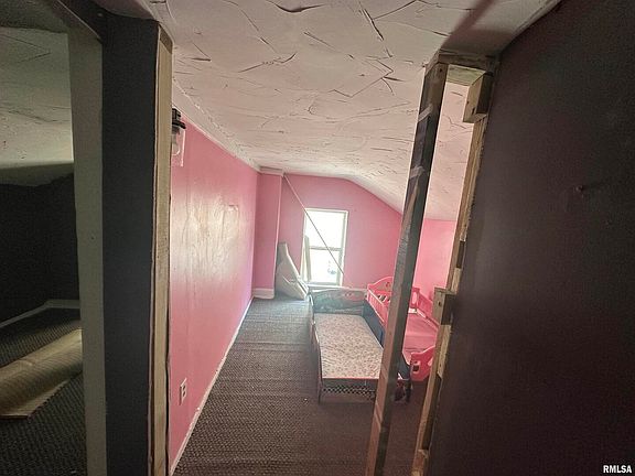 5th image of 510 N Division St