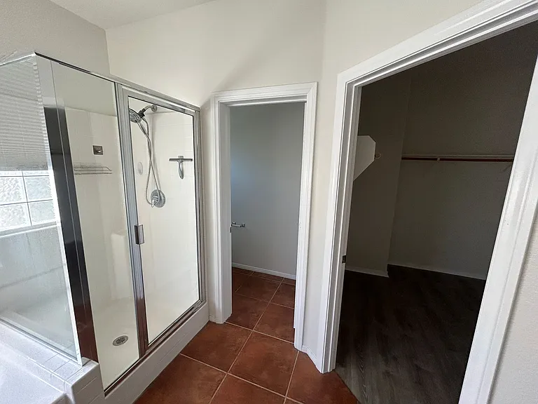 10646 Allegrini Dr — Photo 19