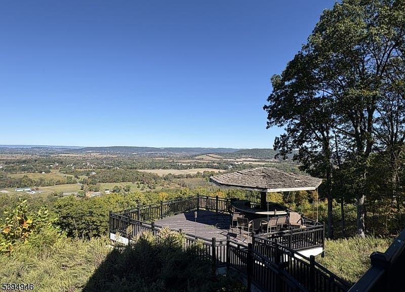 1st image of 4 Vista Ln
