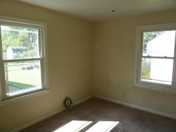 5th image of 611 Joe Nuxhall Blvd