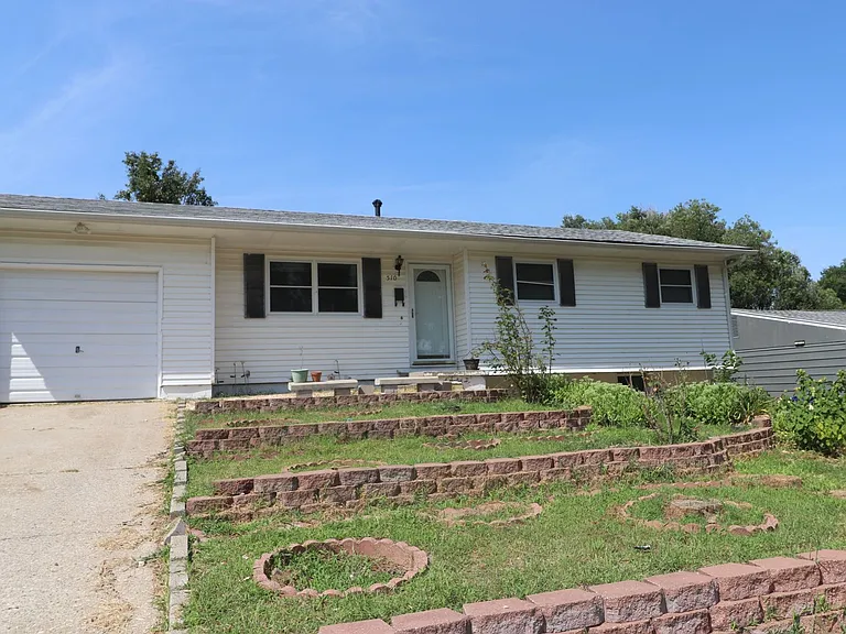 510 Maple St — Photo 1