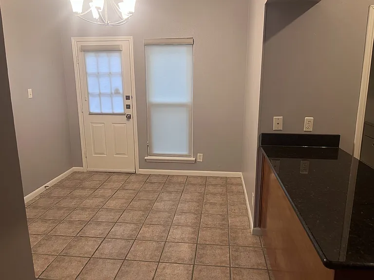 1307 Kinney Ave #110 — Photo 3