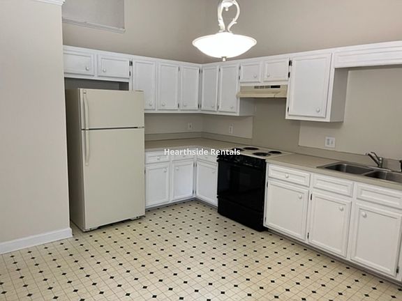 2nd image of 3901 B Elkin Ridge Dr