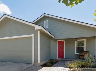 207 Meadow Lark Ln, Hutto, TX 78634