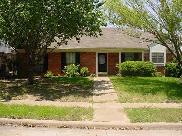 1st image of 2105 Villawood Ln