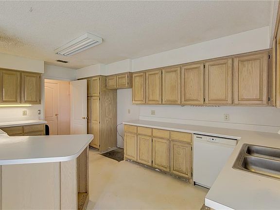 5th image of 4001 Frisco Ct