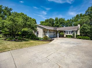 510 Skyview Dr, Middlebury, IN 46540