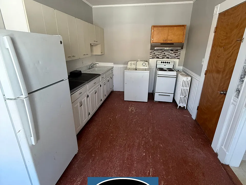 41 Main St N #2