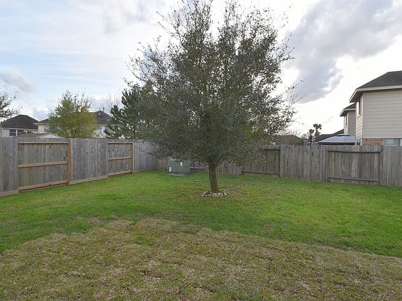 2nd image of 8511 Woodland Knoll Ln